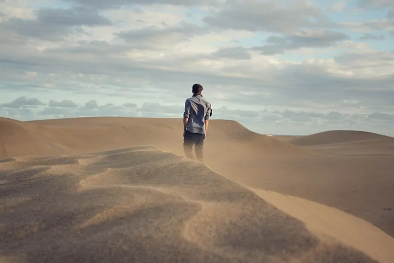 Deus no Deserto: O Cuidado de um Pai em Meio às Provações
